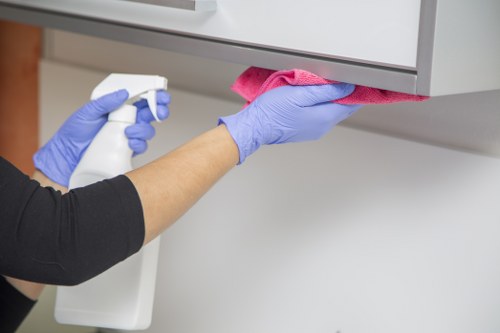 Final move-out cleaning checklist for a Balham rental property